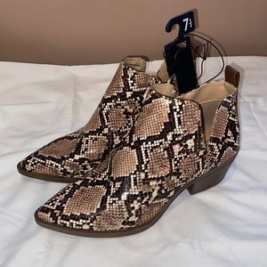 🤎 faux snake-print women’s boots 🤎